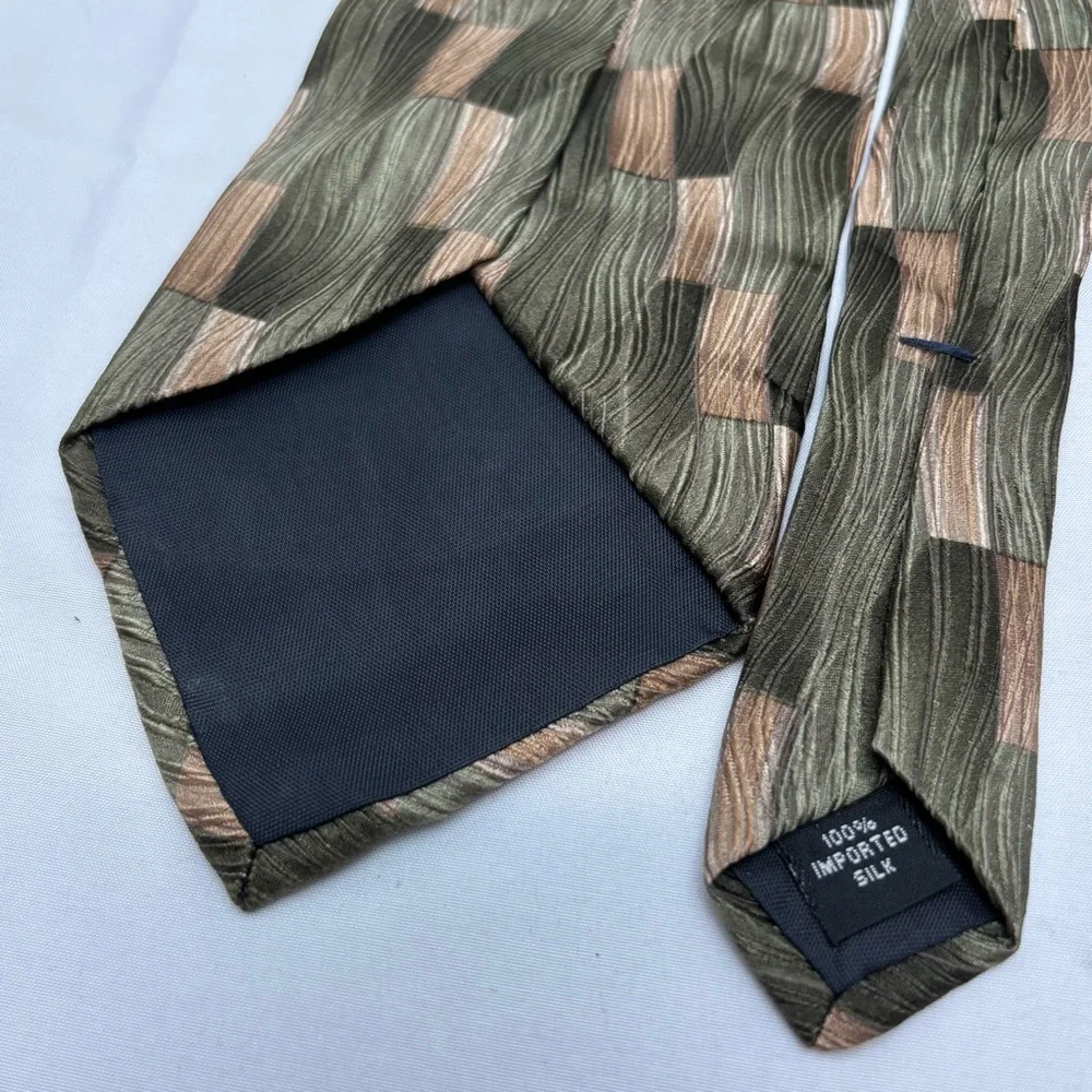 Zylos Silk Green and Brown Pattern Tie